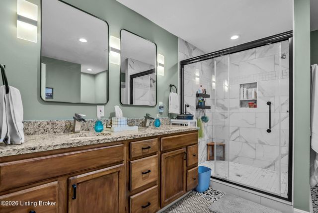 5910 Gloria Ln, Louisville, KY 40213