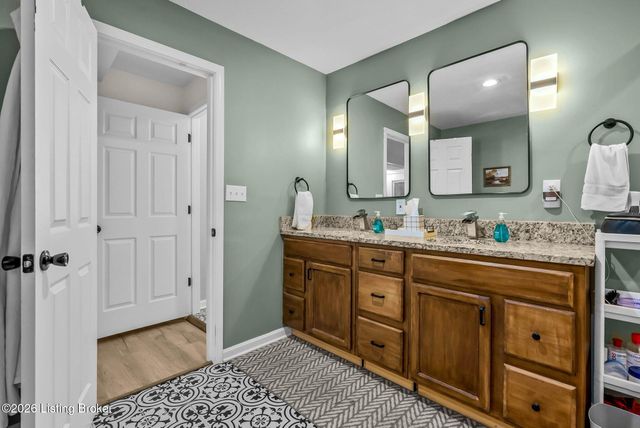 5910 Gloria Ln, Louisville, KY 40213
