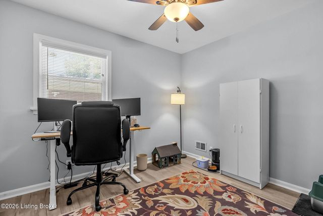 5910 Gloria Ln, Louisville, KY 40213