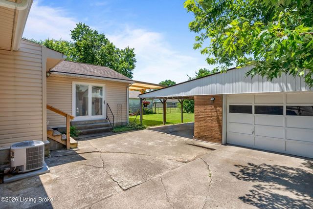 5910 Gloria Ln, Louisville, KY 40213