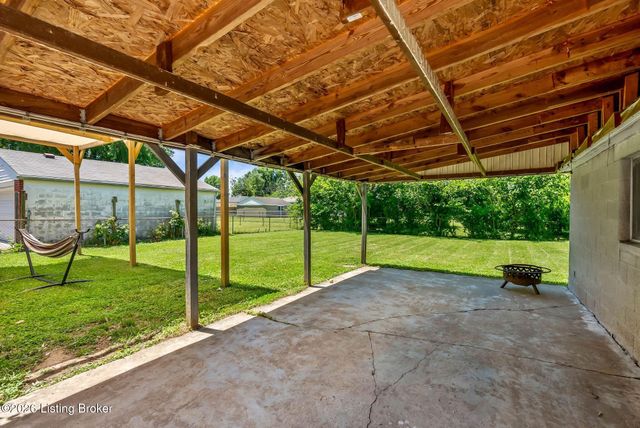 5910 Gloria Ln, Louisville, KY 40213