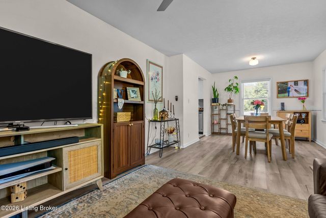 5910 Gloria Ln, Louisville, KY 40213