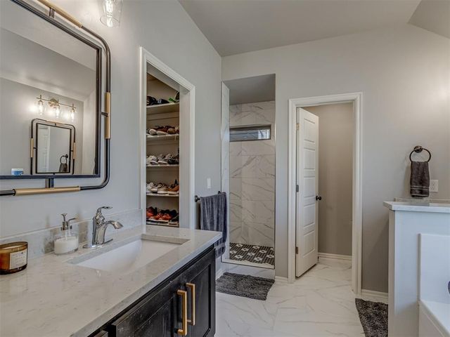 9025 NW 74th Street, Yukon, OK 73099