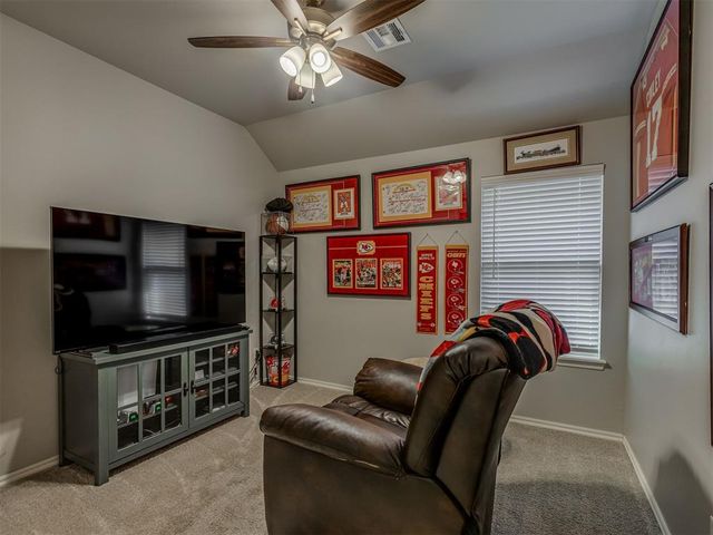 9025 NW 74th Street, Yukon, OK 73099