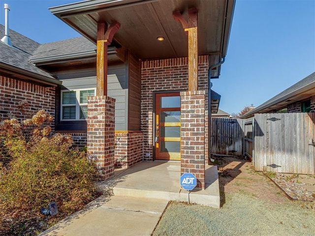 9025 NW 74th Street, Yukon, OK 73099