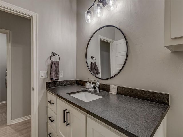 9025 NW 74th Street, Yukon, OK 73099