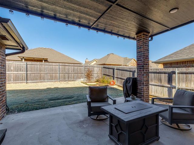 9025 NW 74th Street, Yukon, OK 73099
