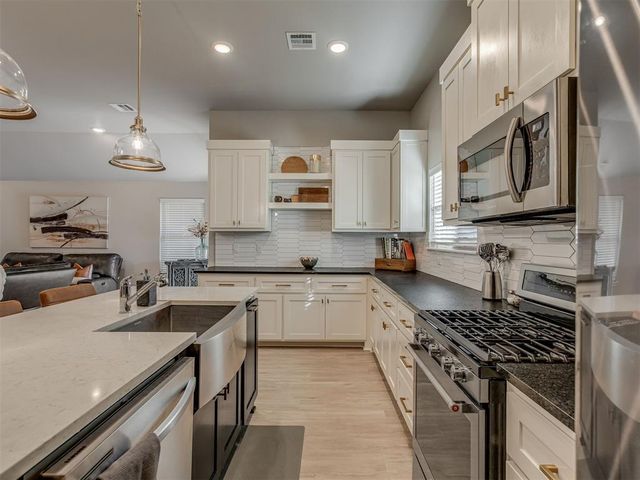 9025 NW 74th Street, Yukon, OK 73099