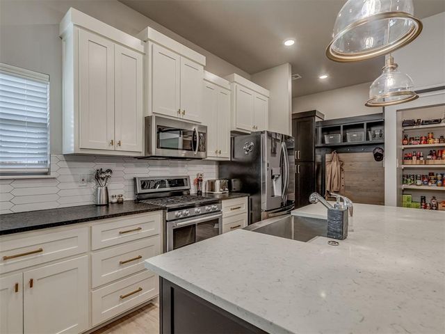 9025 NW 74th Street, Yukon, OK 73099