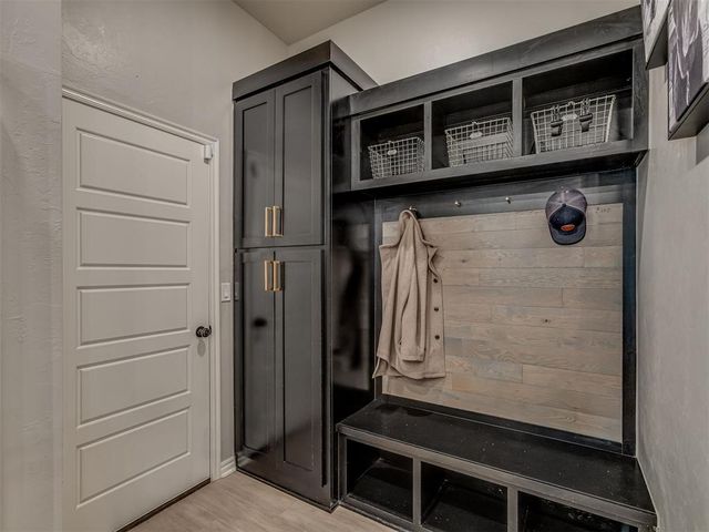 9025 NW 74th Street, Yukon, OK 73099