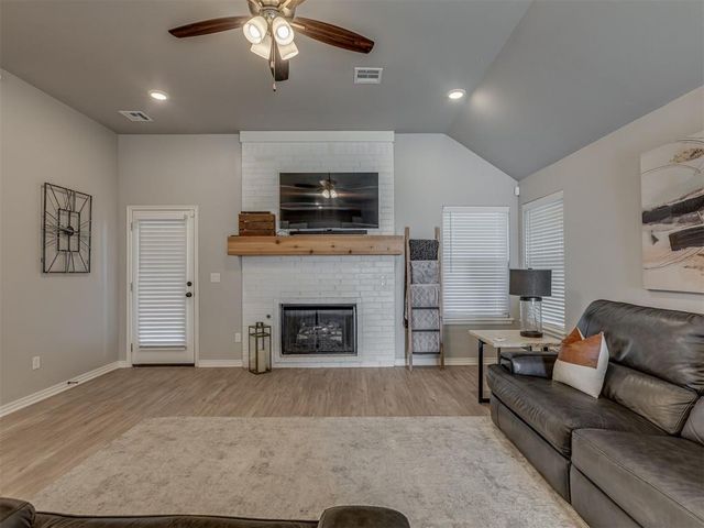 9025 NW 74th Street, Yukon, OK 73099