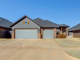 9025 NW 74th Street, Yukon, OK 73099