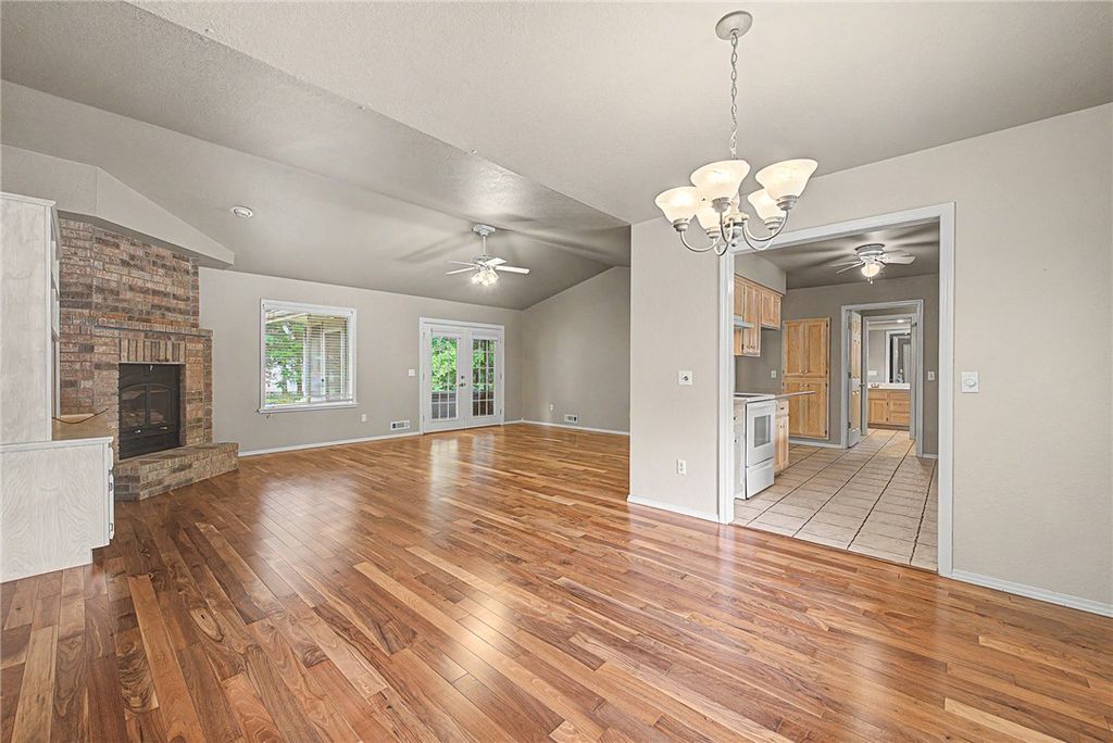 7 Shanklin Drive, Bella Vista, AR 72715
