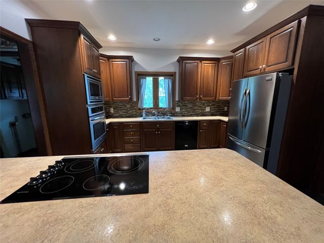 1826 Washington Street, Pella, IA 50219