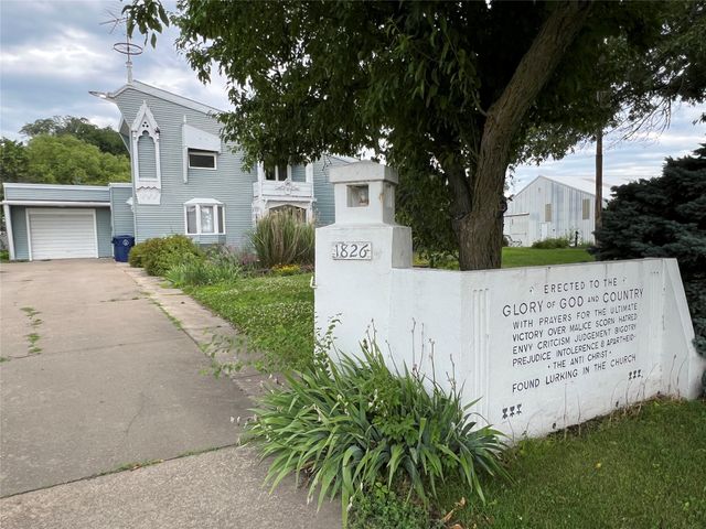 1826 Washington Street, Pella, IA 50219