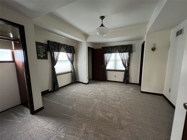 1826 Washington Street, Pella, IA 50219