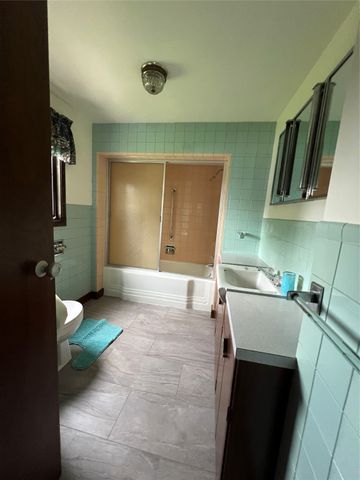 1826 Washington Street, Pella, IA 50219