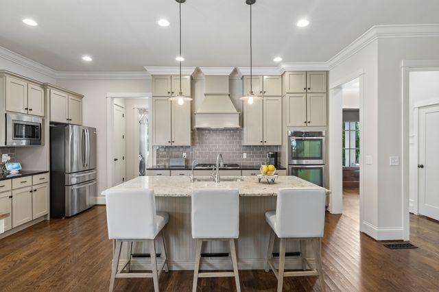 96 Poplar St, Franklin, TN 37064