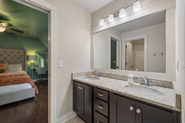 96 Poplar St, Franklin, TN 37064