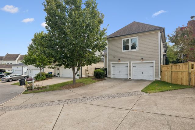 96 Poplar St, Franklin, TN 37064