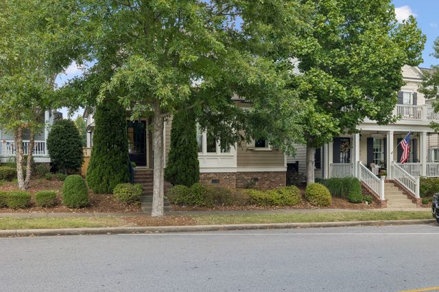 96 Poplar St, Franklin, TN 37064