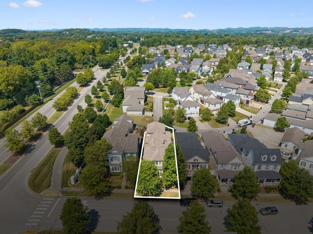 96 Poplar St, Franklin, TN 37064