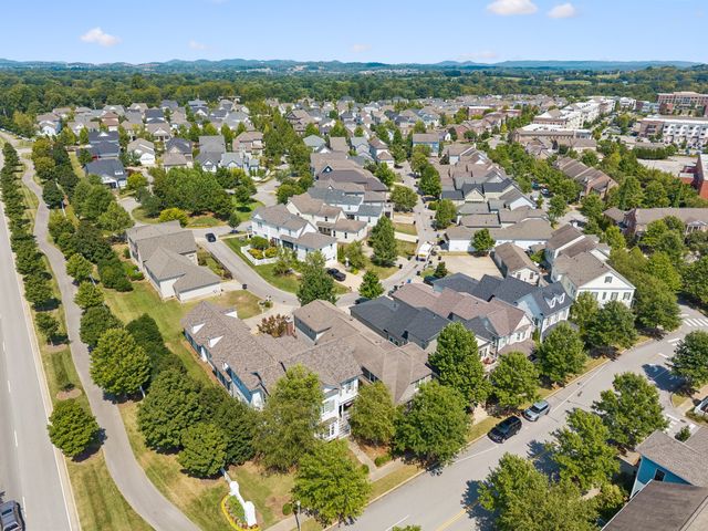 96 Poplar St, Franklin, TN 37064