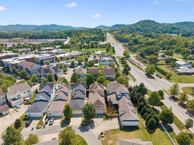 96 Poplar St, Franklin, TN 37064