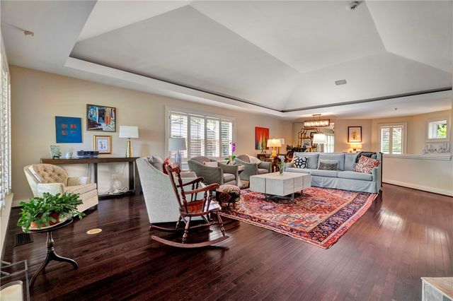 2553 N Sherwood Lane, Fayetteville, AR 72703
