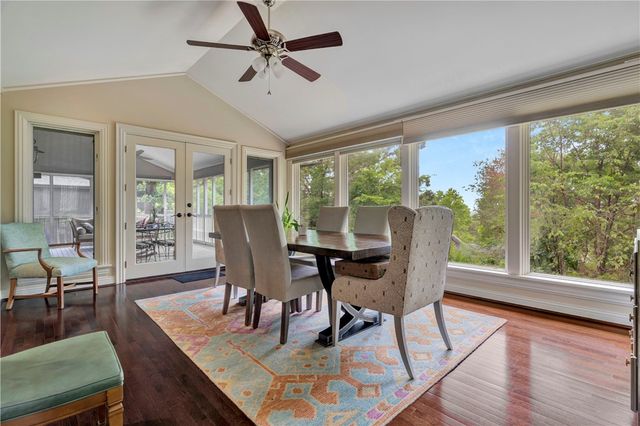 2553 N Sherwood Lane, Fayetteville, AR 72703
