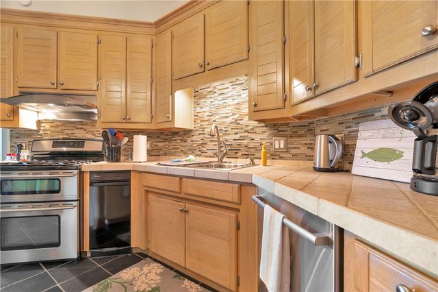 2553 N Sherwood Lane, Fayetteville, AR 72703