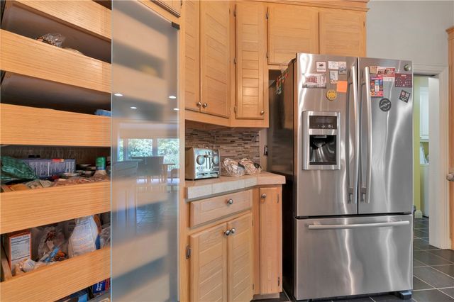 2553 N Sherwood Lane, Fayetteville, AR 72703