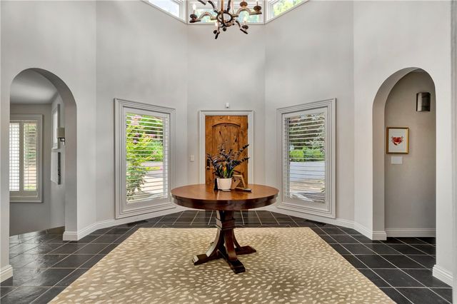 2553 N Sherwood Lane, Fayetteville, AR 72703