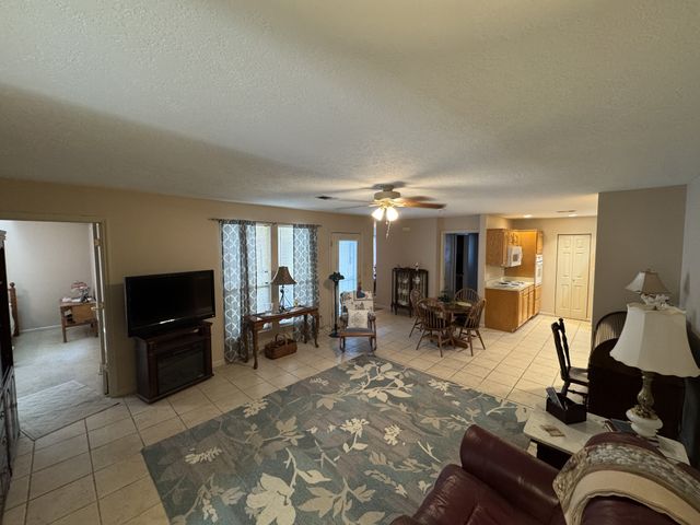 410 Castlewood Ln, Lebanon, TN 37087