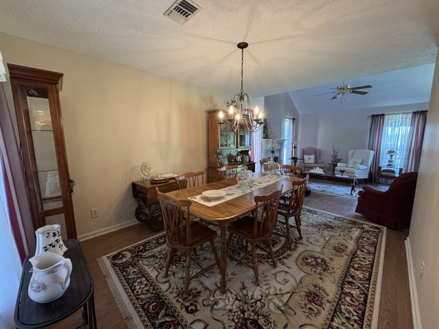410 Castlewood Ln, Lebanon, TN 37087