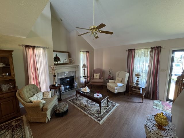 410 Castlewood Ln, Lebanon, TN 37087