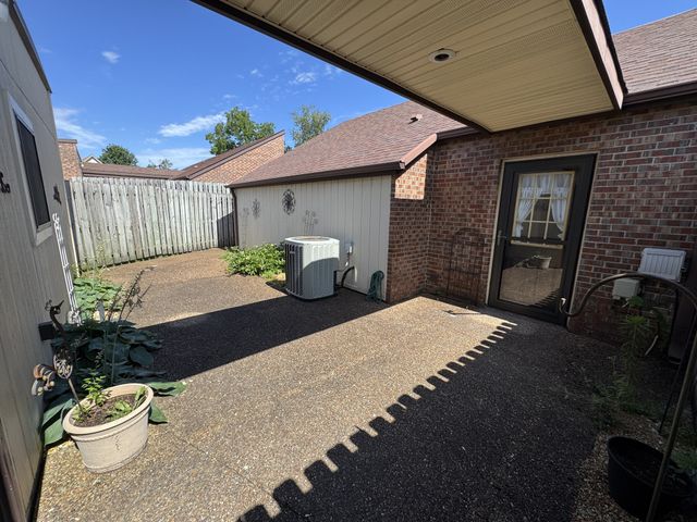 410 Castlewood Ln, Lebanon, TN 37087