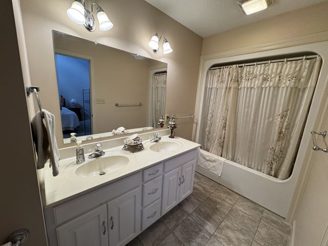410 Castlewood Ln, Lebanon, TN 37087