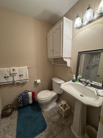 410 Castlewood Ln, Lebanon, TN 37087