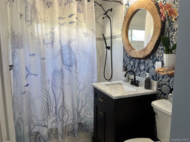87 Matsunaye Drive, Medford, NY 11763