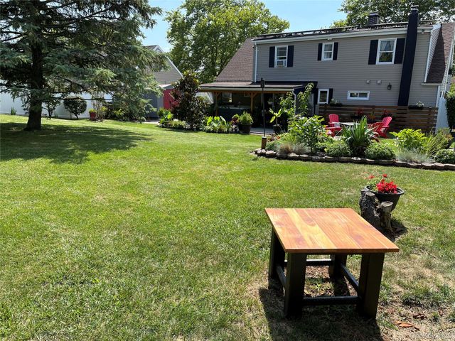 87 Matsunaye Drive, Medford, NY 11763