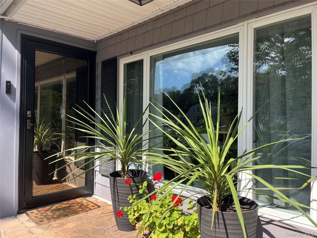 87 Matsunaye Drive, Medford, NY 11763