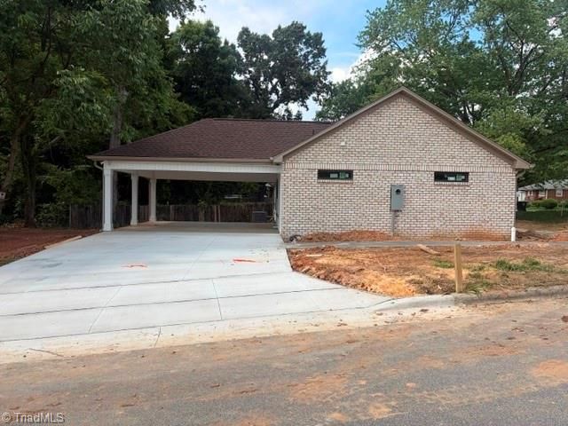 1730 Willow Road, Greensboro, NC 27404