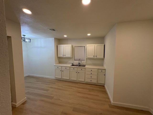 1030 N Piatt Ave, Wichita, KS 67214