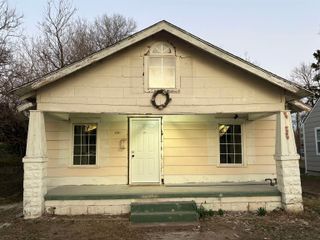 1030 N Piatt Ave, Wichita, KS 67214