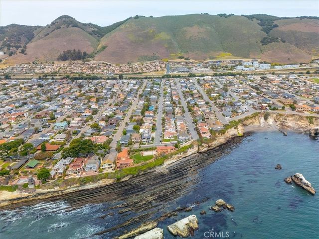 214 Placentia Avenue, Pismo Beach, CA 93449