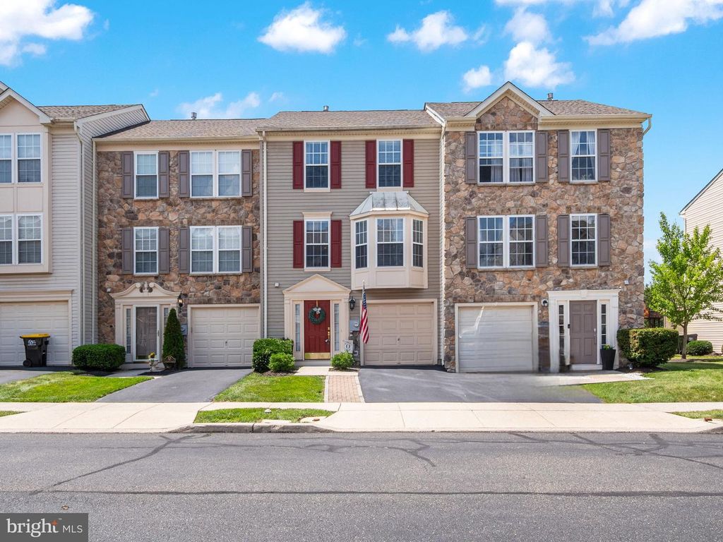 212 WINDSOR CT, Quakertown, PA 18951
