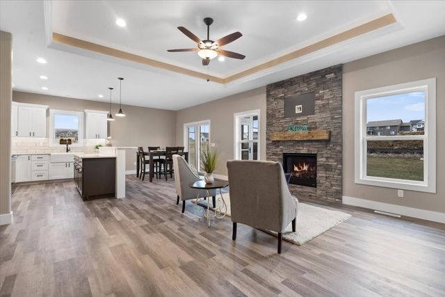 100 S Seven Oaks Road, North Liberty, IA 52317