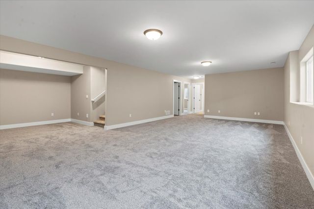 100 S Seven Oaks Road, North Liberty, IA 52317