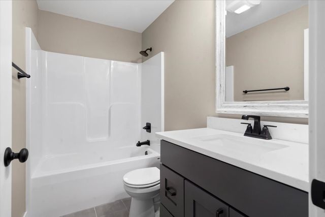 100 S Seven Oaks Road, North Liberty, IA 52317